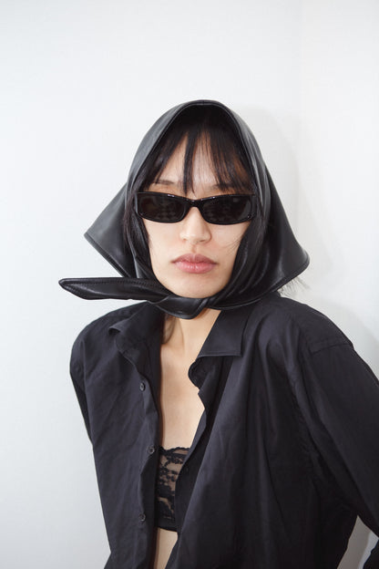 ppeached_suze_scarf_leather_triangle_black_editorial_1
